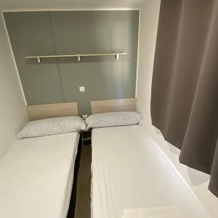 Mobil A Pour 8 Pers. - Api-1-52-1922 Campsite Marbella
