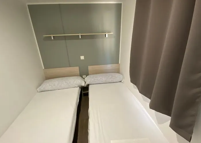 Mobil A Pour 8 Pers. - Api-1-52-1922 Campsite Marbella